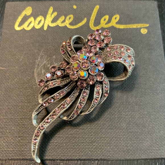 Cookie Lee Pin/Brooch (New) 2 in - Picture 2 of 4